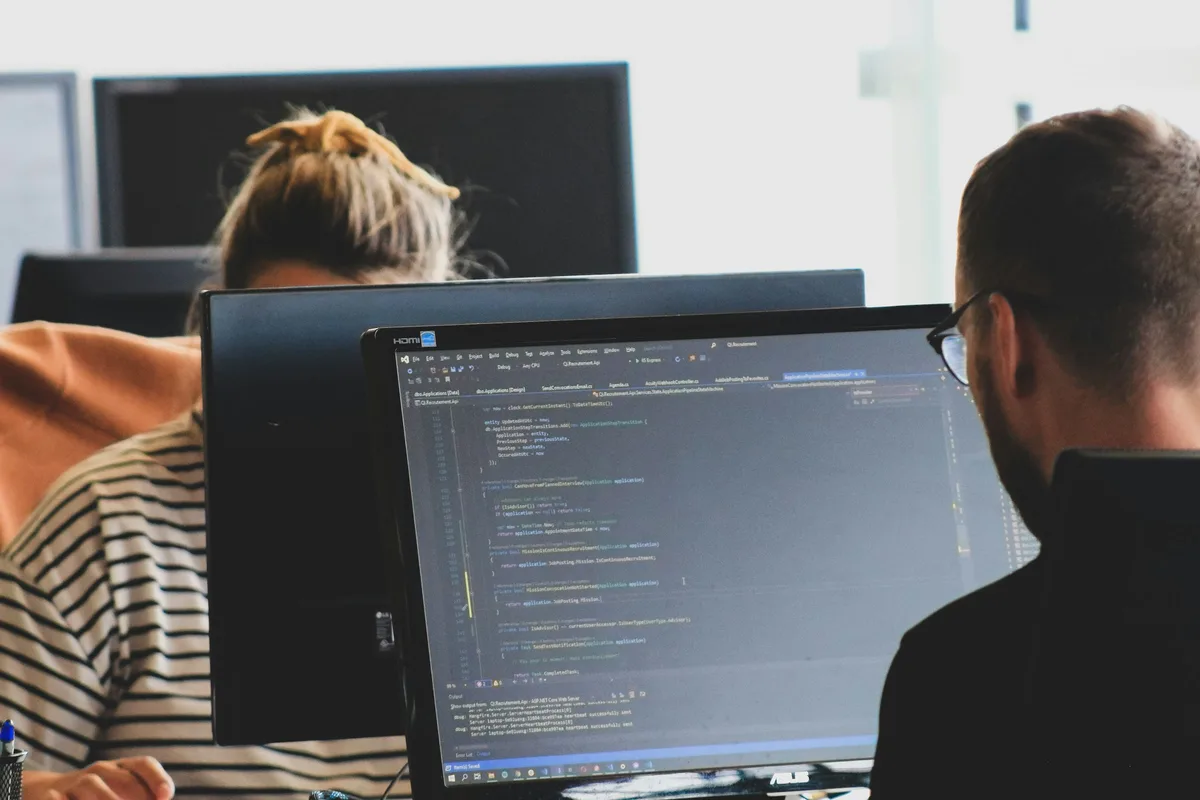 Quereinstieg als Softwareentwickler: Wege, Dauer und Chancen