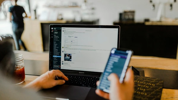 Bewerbung nachfragen: Wann und wie du dich meldest